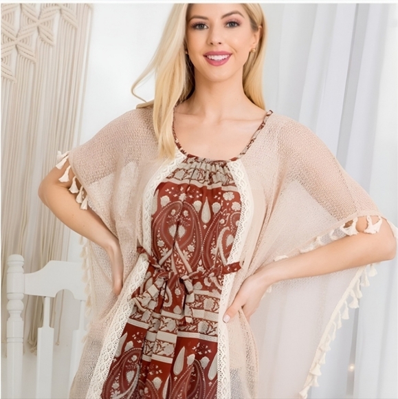 NWOT Butterfly Dsigns Bohemian paisley print crochet top taupe tassel fringe - Picture 2 of 4